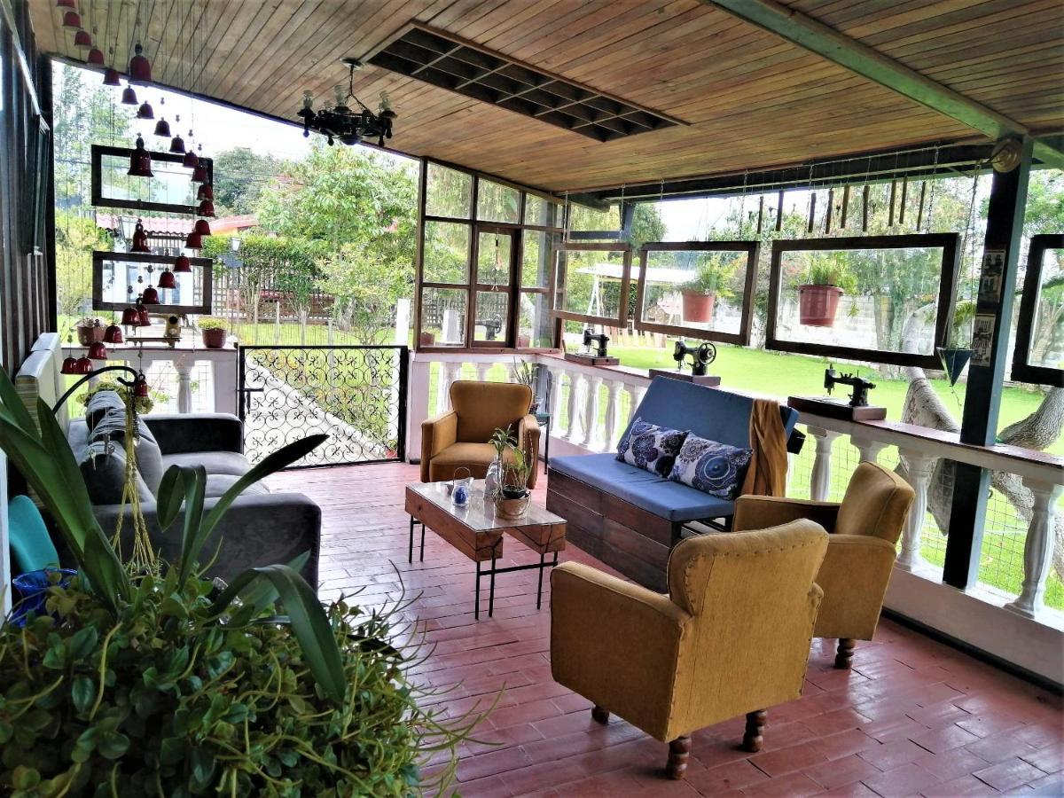 Chester'S B&B Tababela Exterior photo